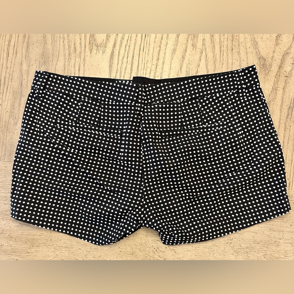 Size 6 old navy black/white polkadot shorts